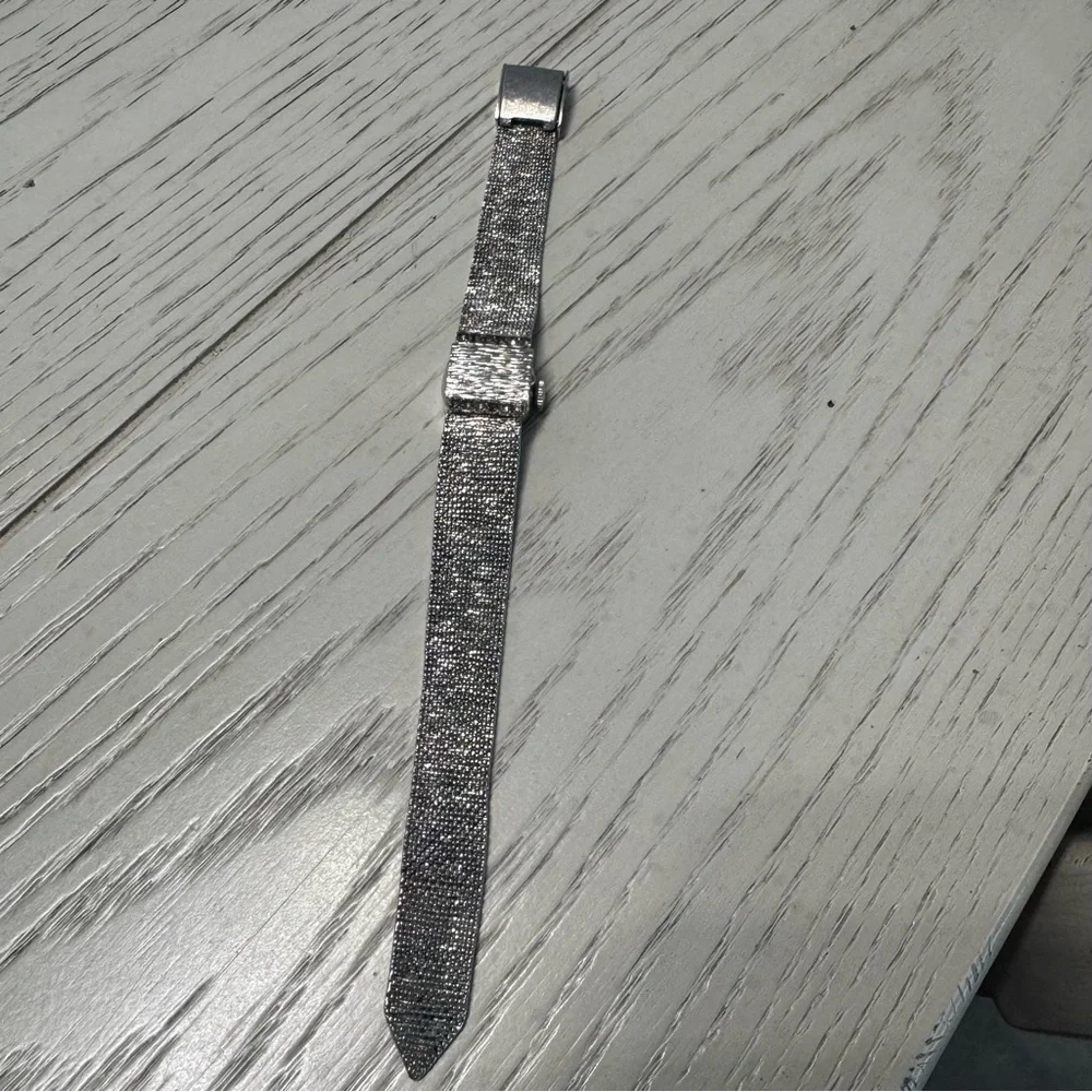 Silver Vintage peek a boo 17 jewels West watch